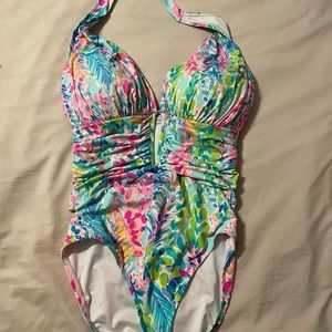 Lilly Pulitzer Halter Bathing Suit size 8 EUC no fading or pilling.